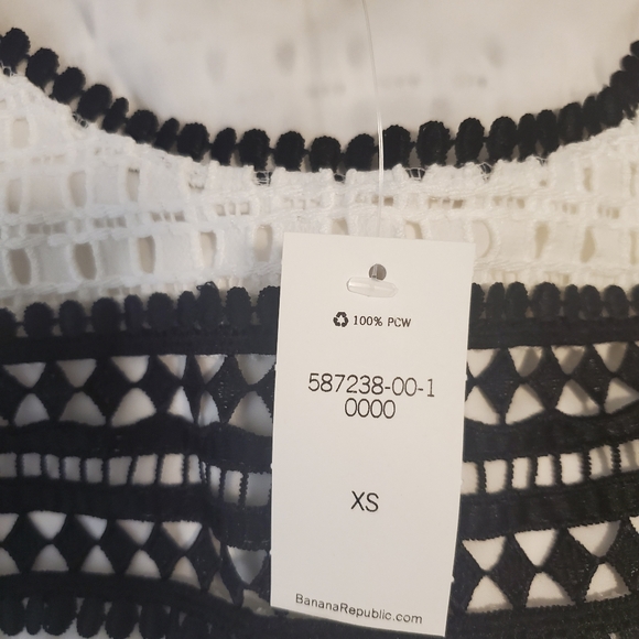 Banana Republic Women NWT Size XS S/Sl B&W embroidered holiday stripped top - Picture 10 of 11